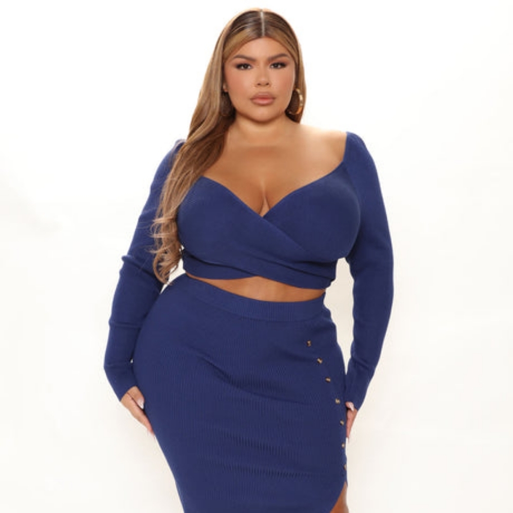 Vibrant Blue Pencil Skirt with Knee-Length Slit